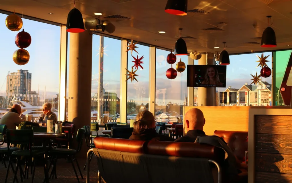 Mix Cafe & Bar
