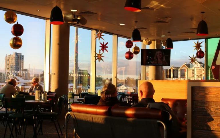 Mix Cafe & Bar