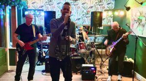Madlifekrysis Live at the Moon