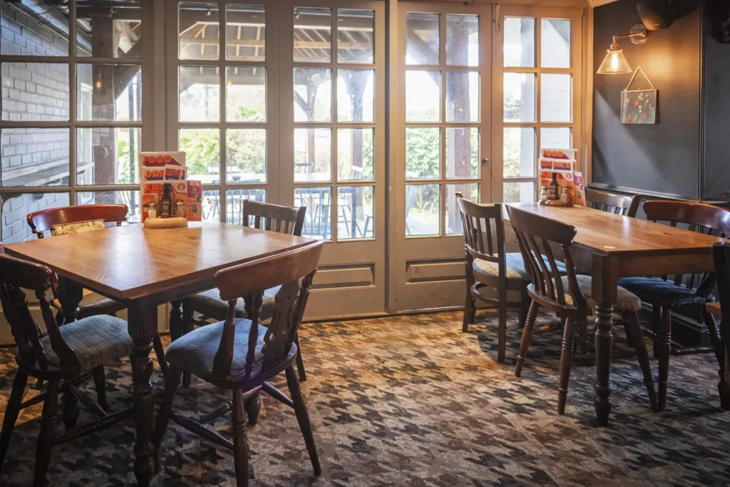 The Crown, Claydon