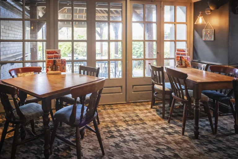 The Crown, Claydon