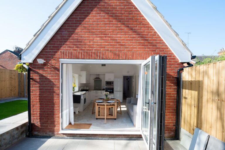 The Giraffe House